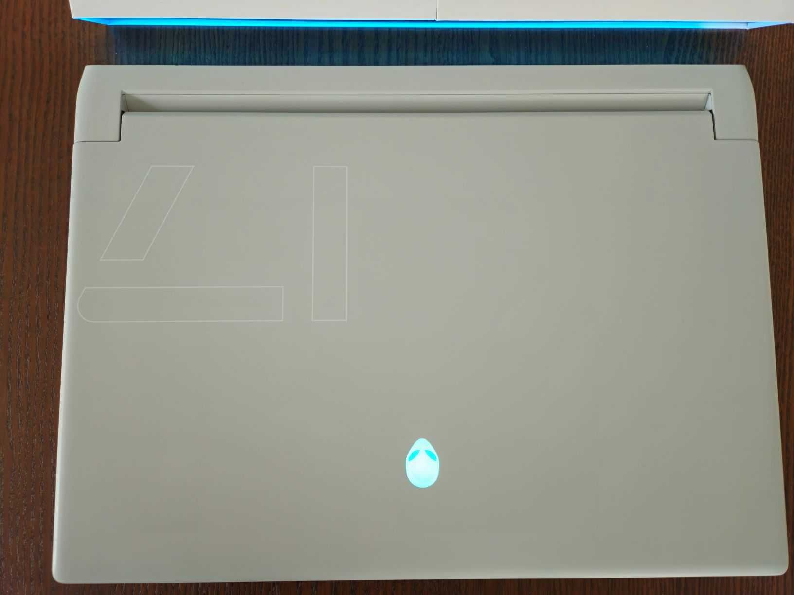 ALIENWARE x17 i7 11800H, RTX3080, 32GB RAM, SSD 1TB, 4K LCD