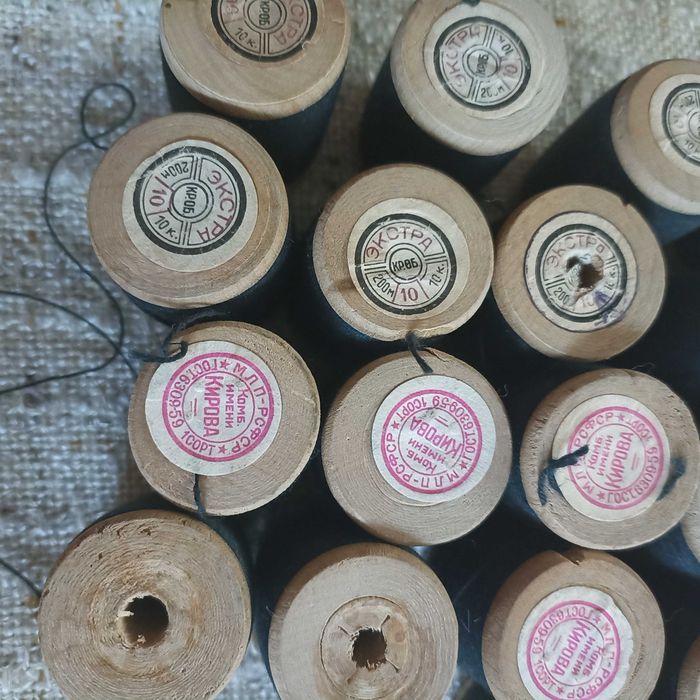 Нитка для шиття чорний 10 200 метрів раритет