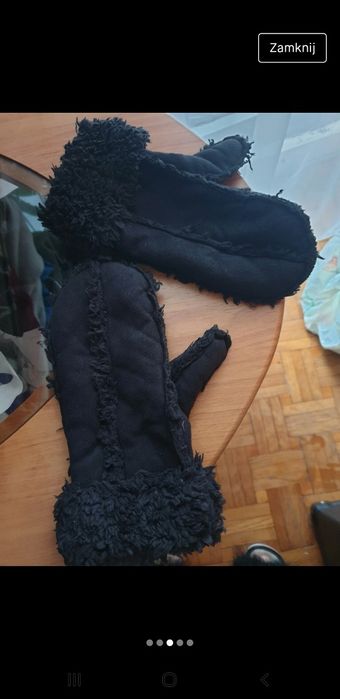 Czarne ciepłe rękawiczki