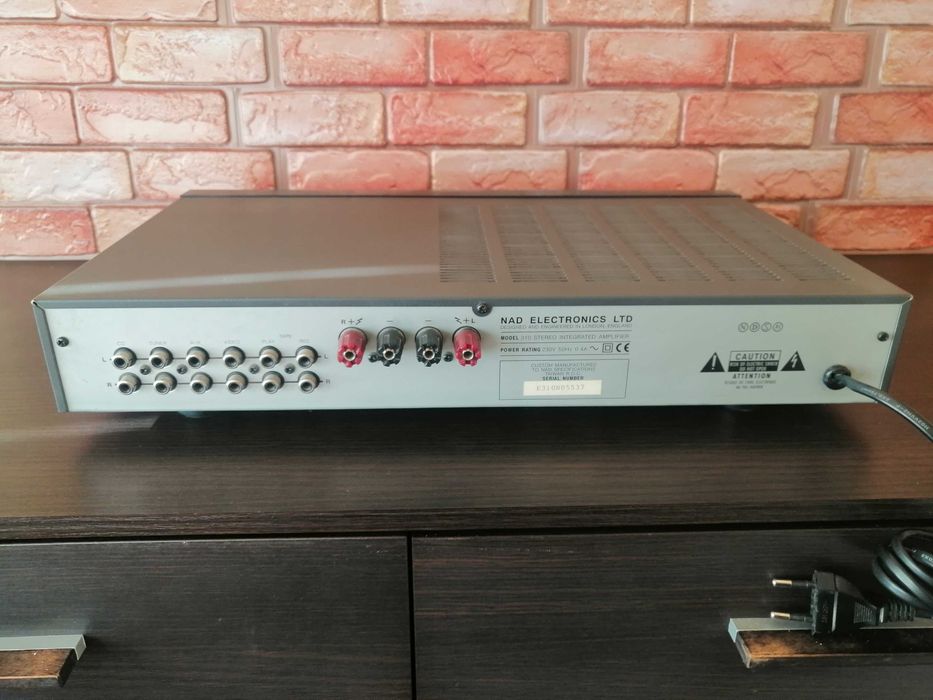 Wzmacniacz NAD 310