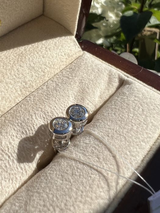 Пусети з діамантами#гвоздики#пусеты#золоті сережки на закрутках