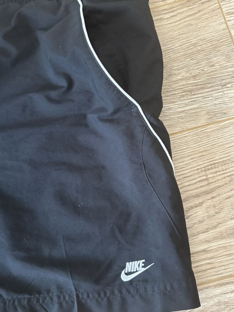 Нейлонові шорти Nike