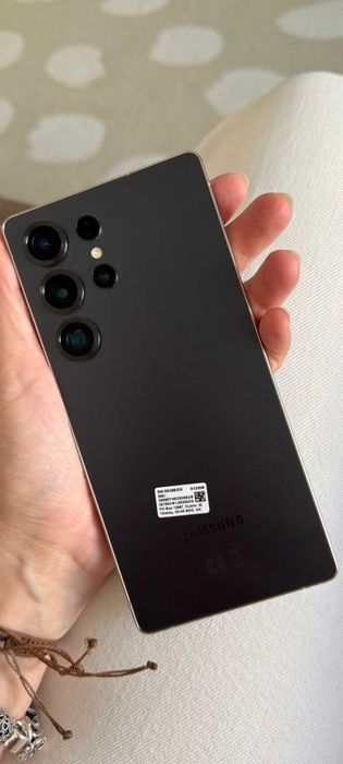 Samsung S25 Ultra.