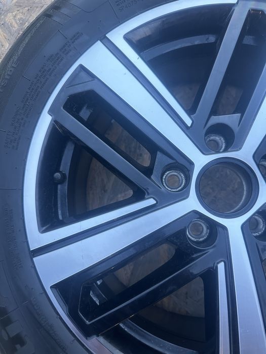 Диск легкосплавний vw caddy,golf,touran,passat,2k7601025c
