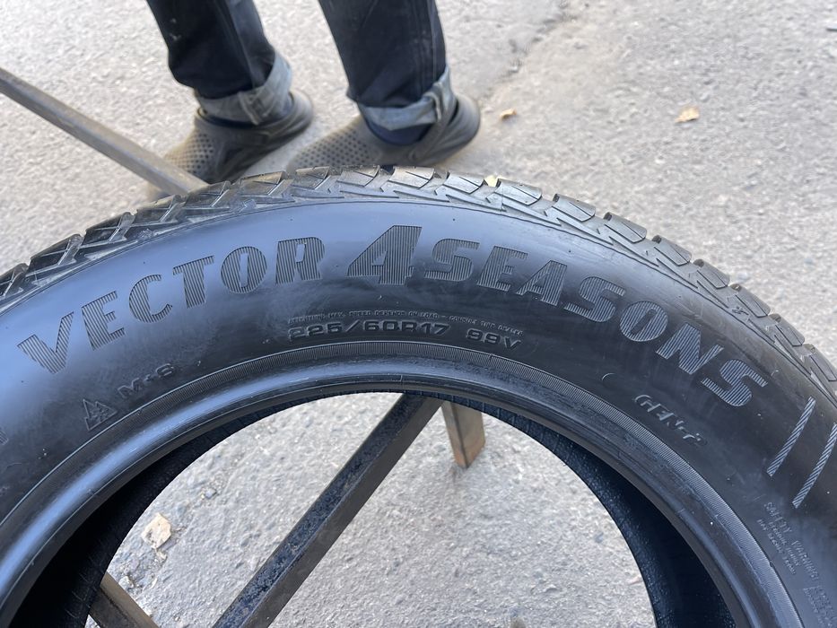 Шини 225/60/17 GoodYear Vector 4Seasons 2шт