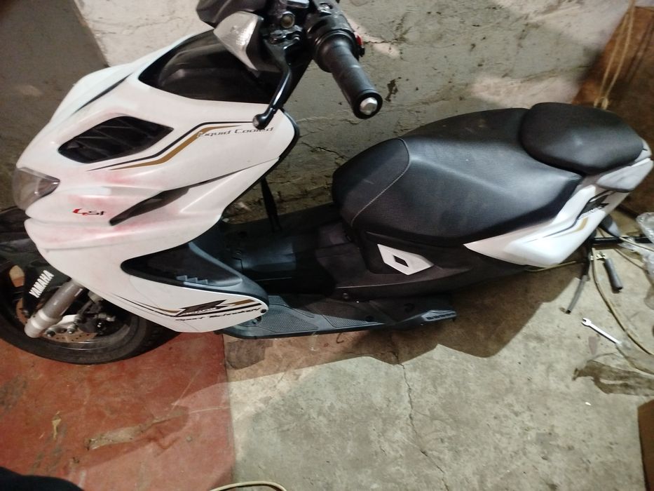 Продам Yamaha aerox 2016