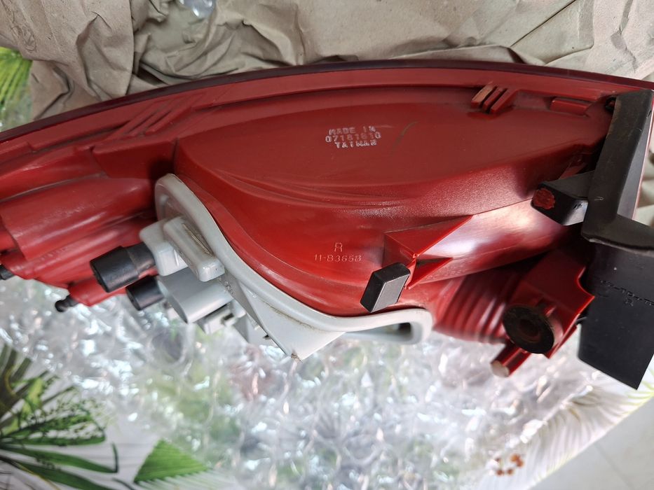 Farolim traseiro direirto e porta lampadas esquerdo Audi A4 B8