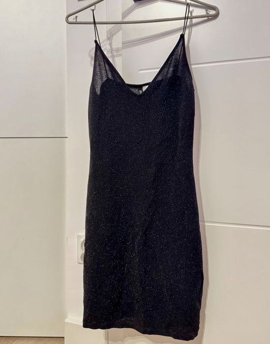 Sylwestrowa mała czarna sukienka