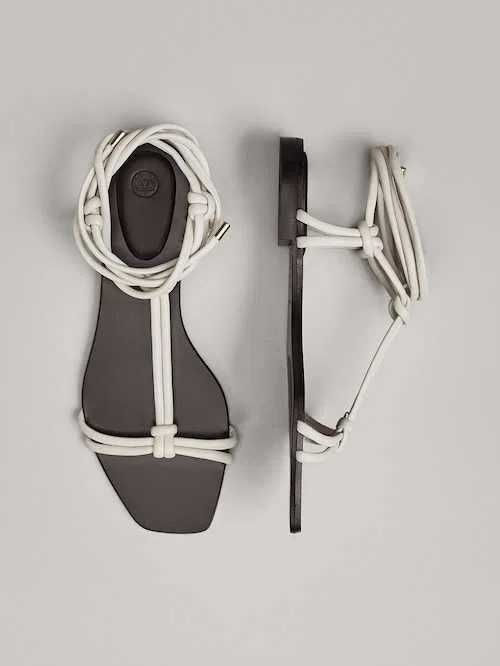 Sandálias na cor cru todas em pele
Massimo Dutti_Novas