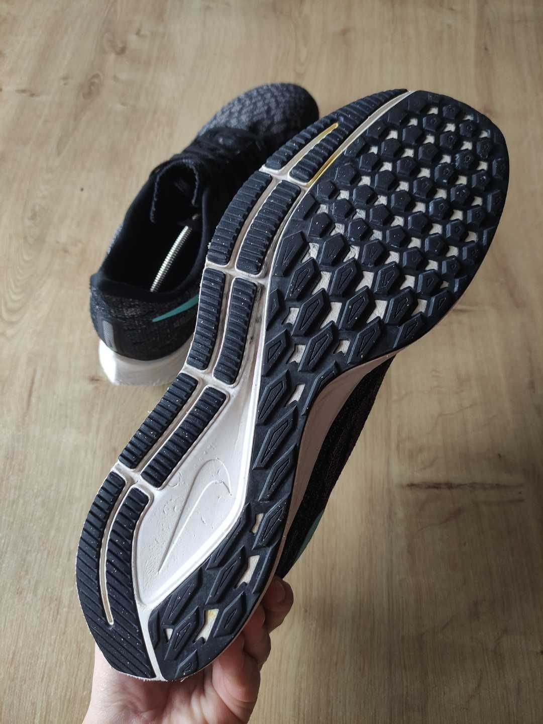 крутые мужские кроссовки  Nike , оригинал.  Размер 45,5