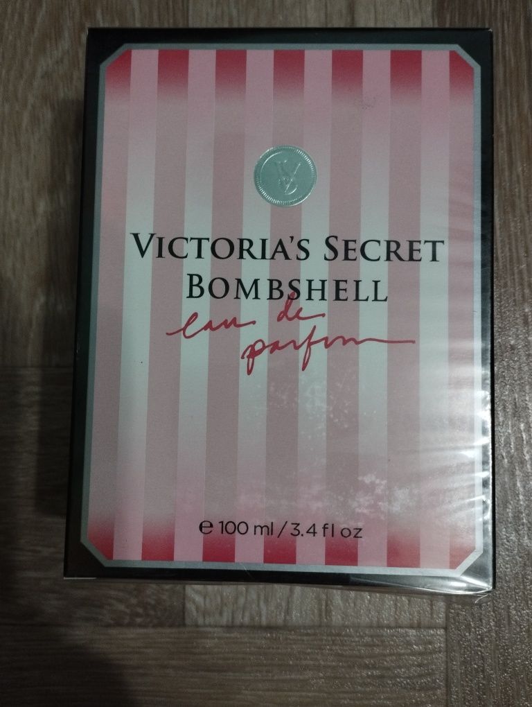 Парфюмированная вода Victoria's secret Bombshell