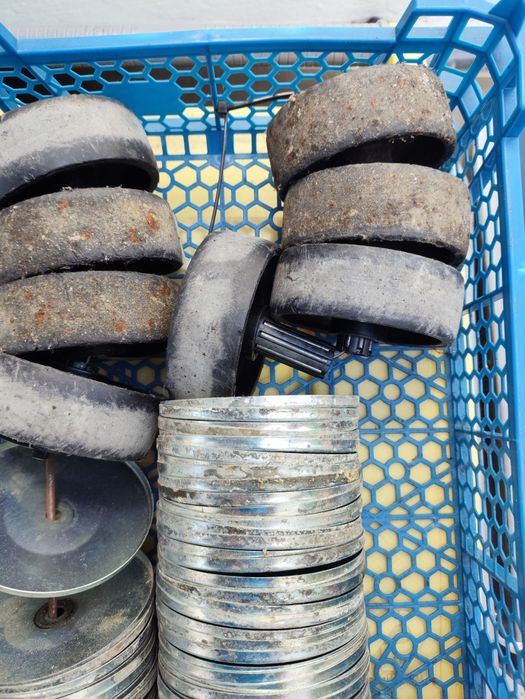 Rodas pretas plástico 100x35 Parafuso M6