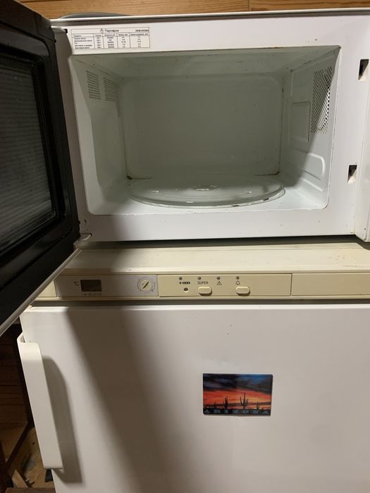 Мікрохвильова піч Samsung