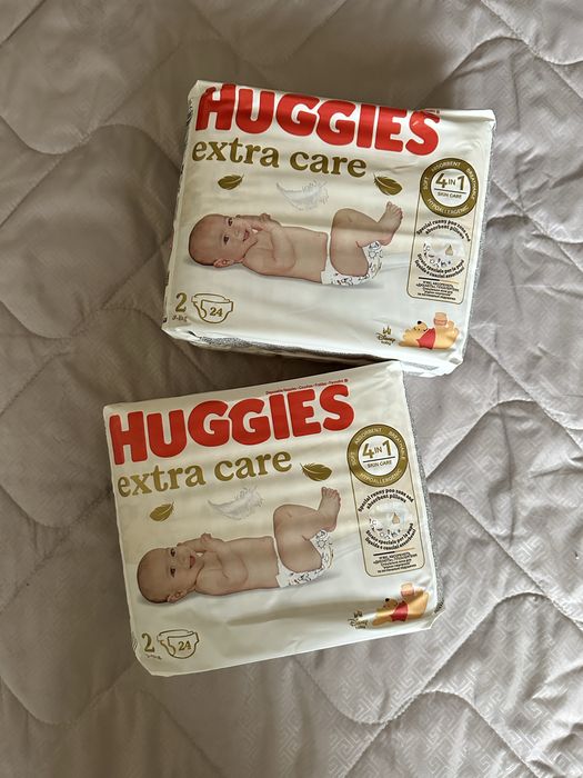 Підгузки Huggies Extra Care.