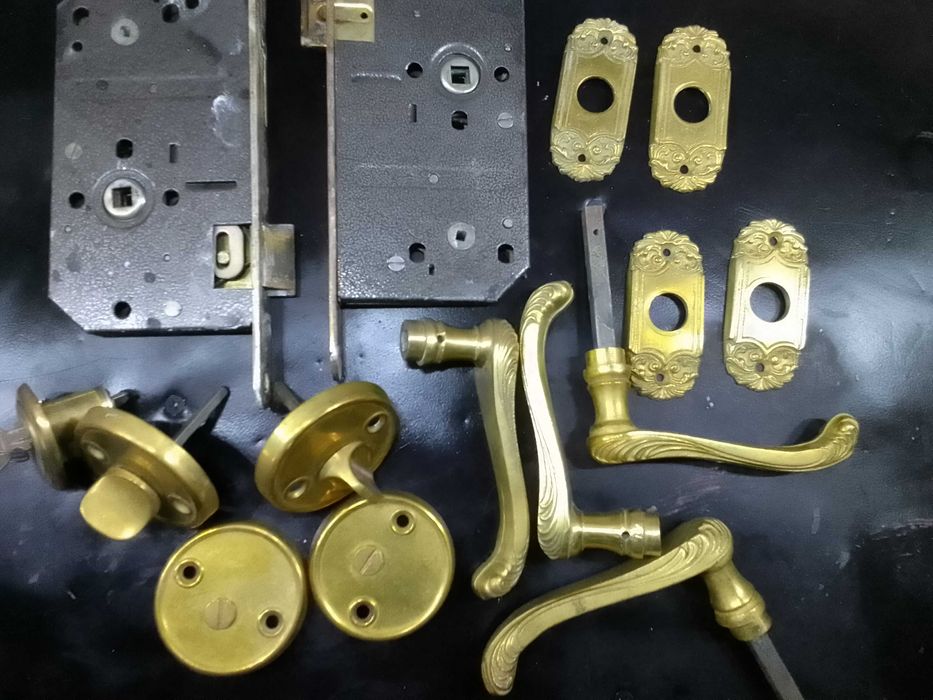 Okucia mosiężne dobry stann