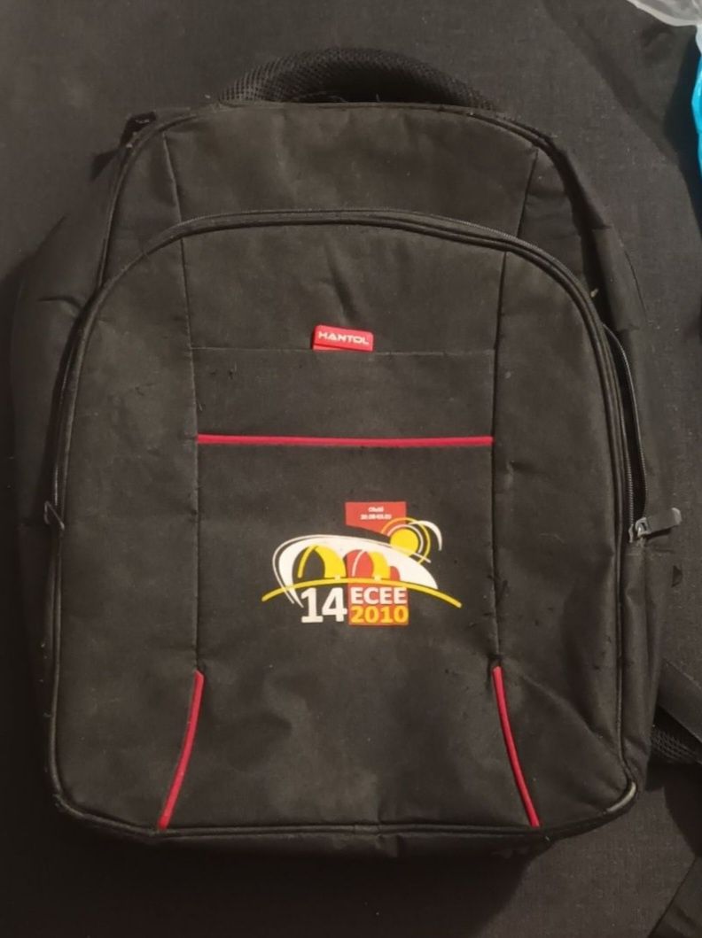 Mochilas variadas 3€ cada mais disponiveis em armazem