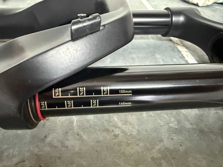 suspensão Rockshox pike select