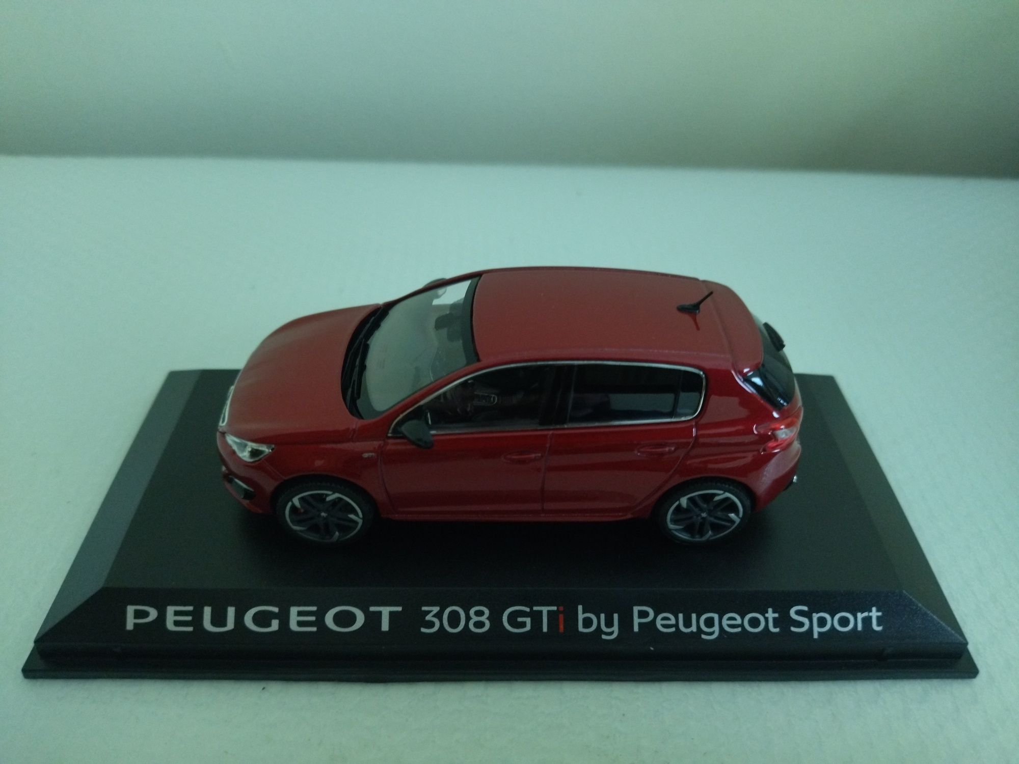 Miniatura Peugeot 308 GTI 1/43 Nova