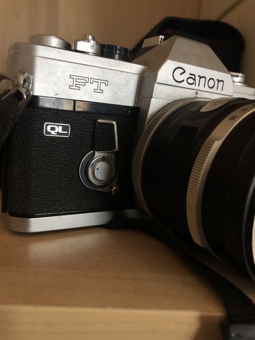 Câmara Analógica Canon FtQl + Objectiva + varios filtros + 2 rolos