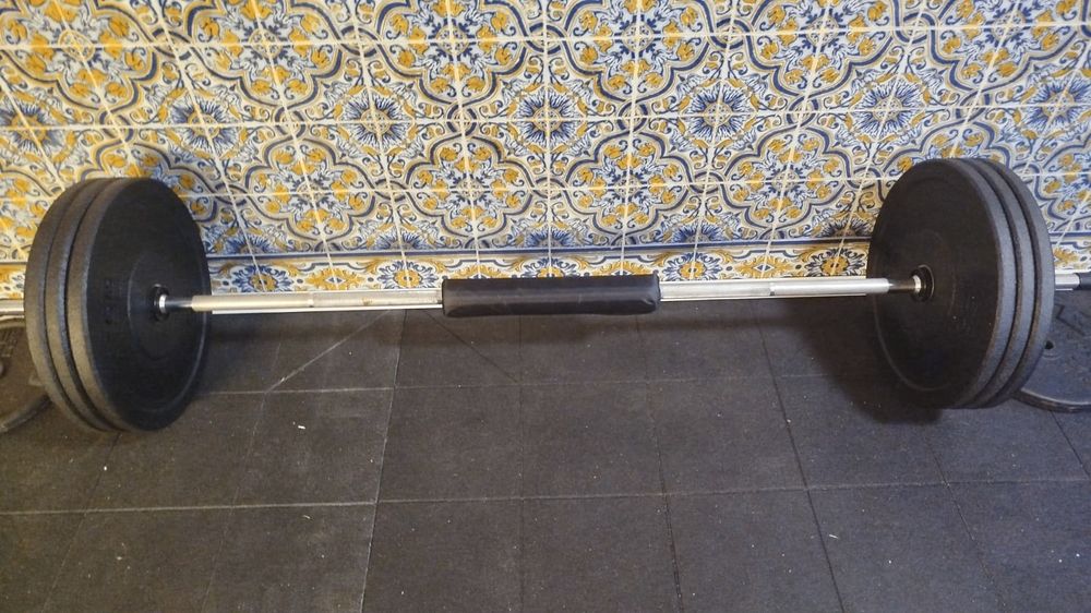 Barras de musculação 28mm com discos e bloqueadores