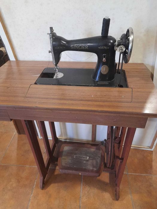Maquina de Costura Singer