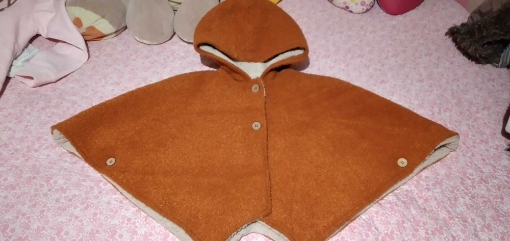 Poncho capa de menina, camel, como novo