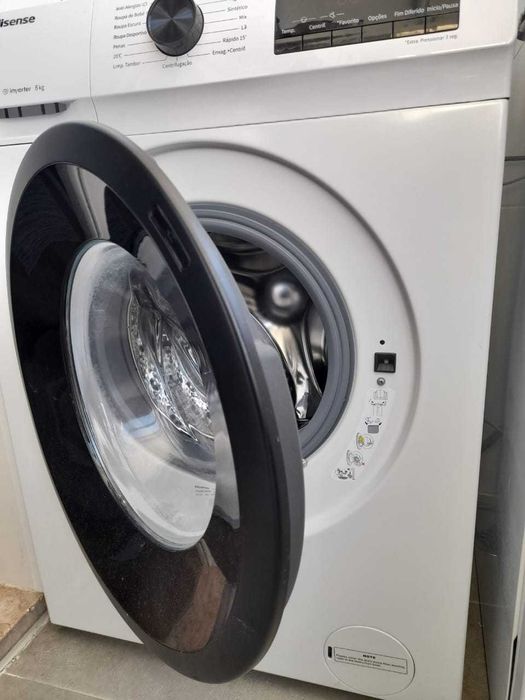 Máquina de lavar roupa Hisense 8kg em MUITO BOM estado de conservação