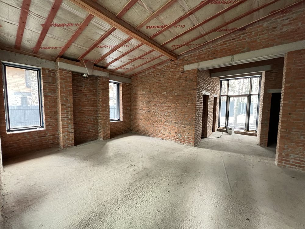 Унікальний будинок у лісі біля ЖК Desna Residence