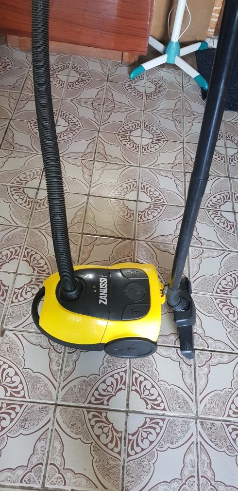Пылесос Zanussi 1400