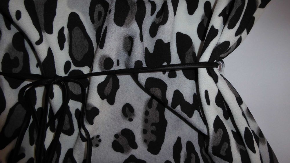 Sukienka przed kolana z paskiem piękna śnieżna pantera VERA MONI r. 46