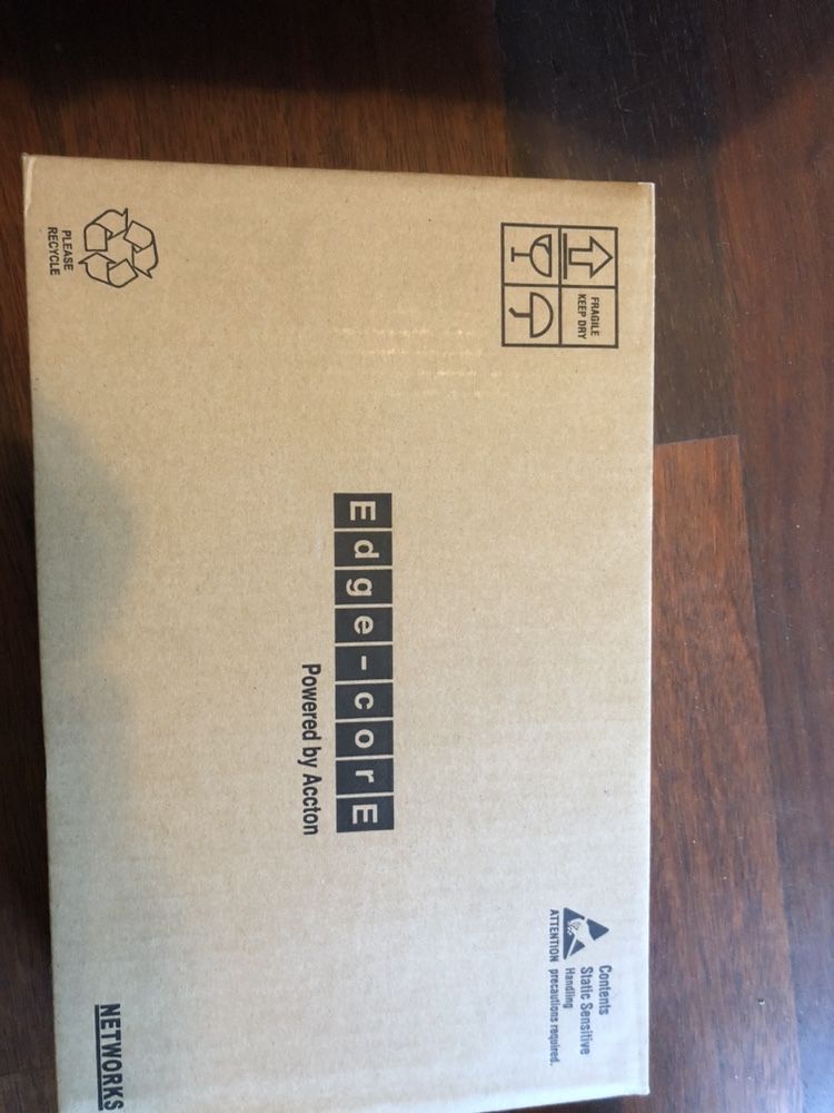 switch zarządzalny Edge-core ES3510EA