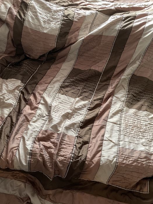 Narzuta na łóżko o wymiarach 200x220 i na poduszki