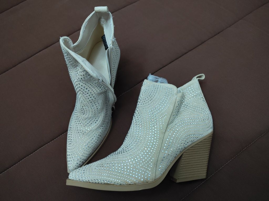Botas texanas com brilhantes
