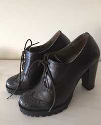 Sapatos tipo Oxford em pele castanho escuro, tamanho 37, da Haity