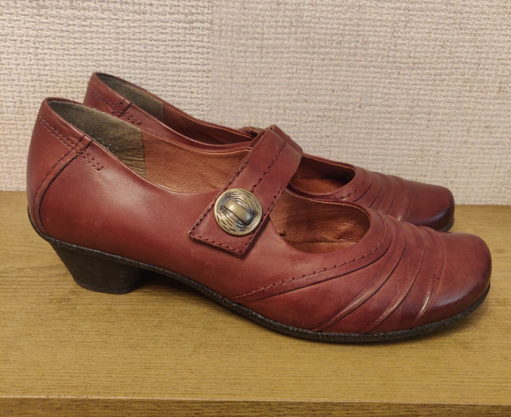 Женские туфли р.41