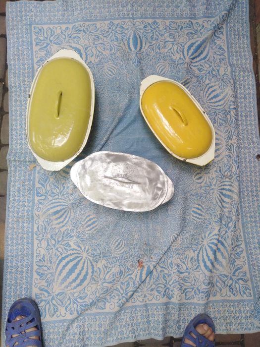 Чавун утятниця, форма для випічки хлеба.