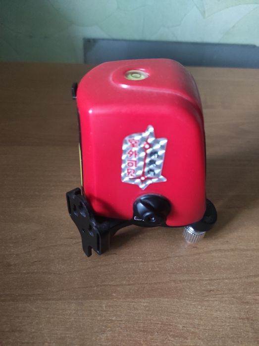 Лазерний рівень FC-435 самовирівнюючий.