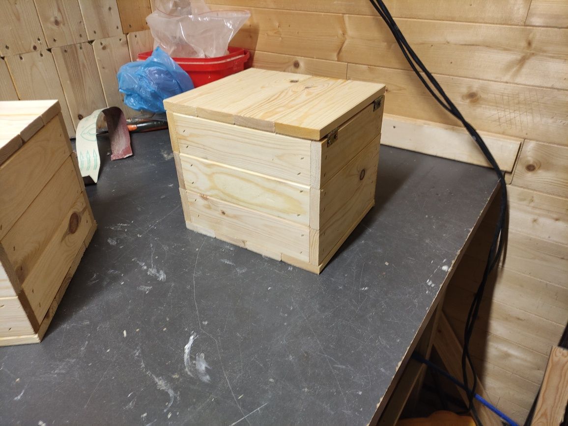 Drewniana szkatułka, skrzynka