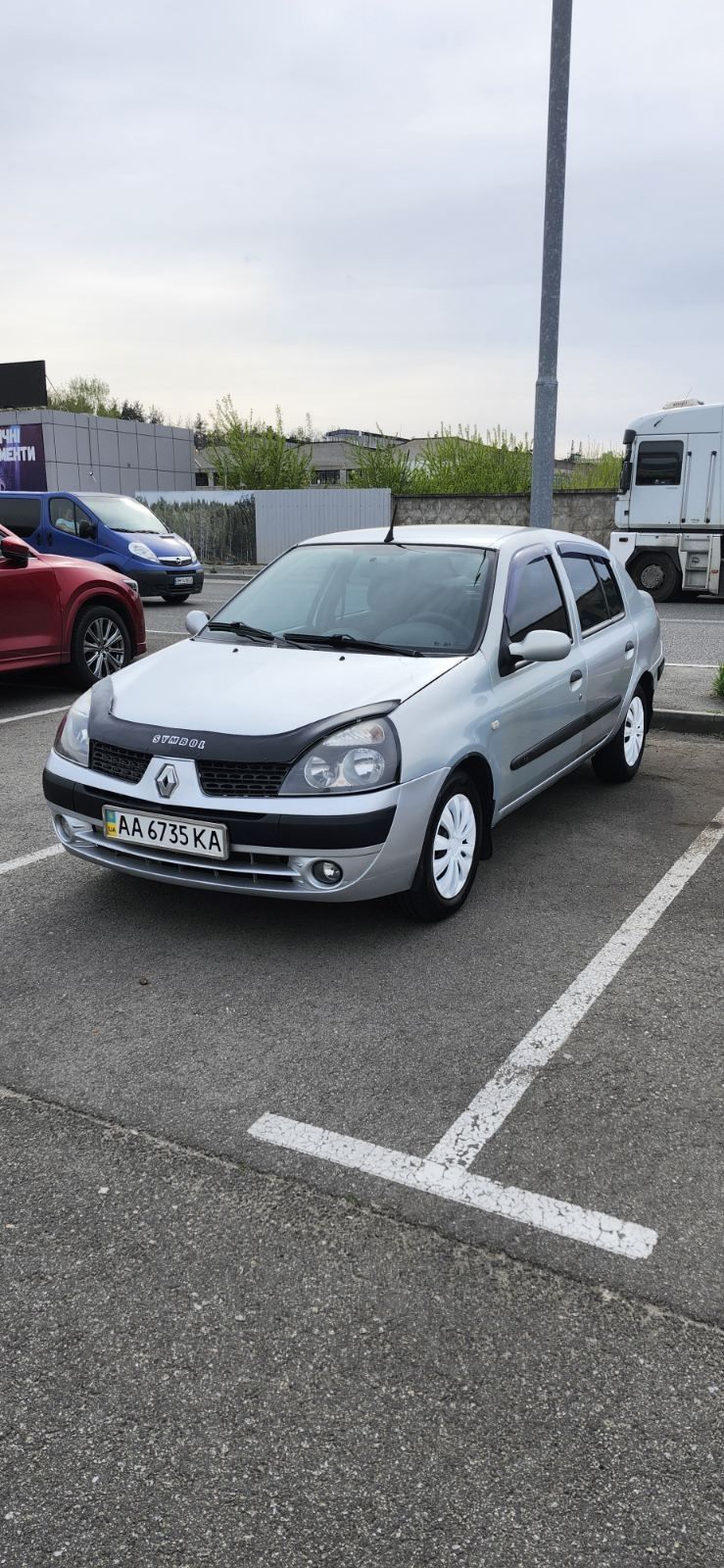 Renault Clio 2.  1.4l 2005р