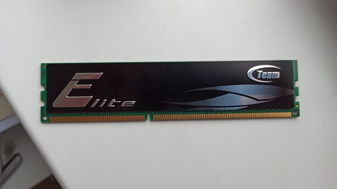 Оперативна память DDR3 3200 2Gb