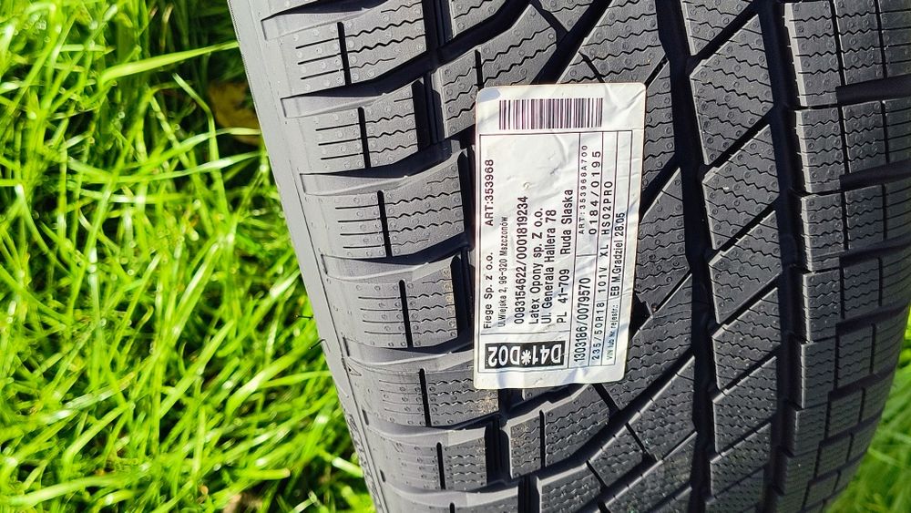 Opony Zimowe Falken Eurowinter HS 02 PRO 235/50 R18
