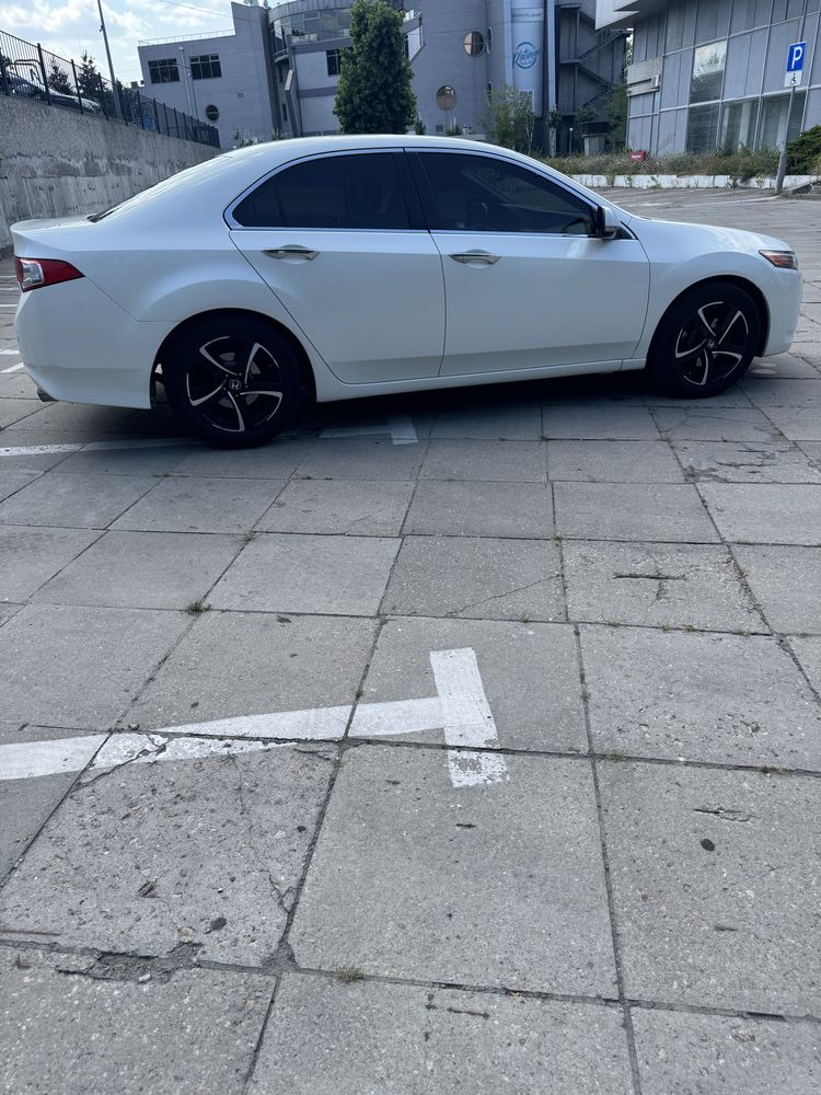 Продам Хонда аккорд 8 Executive