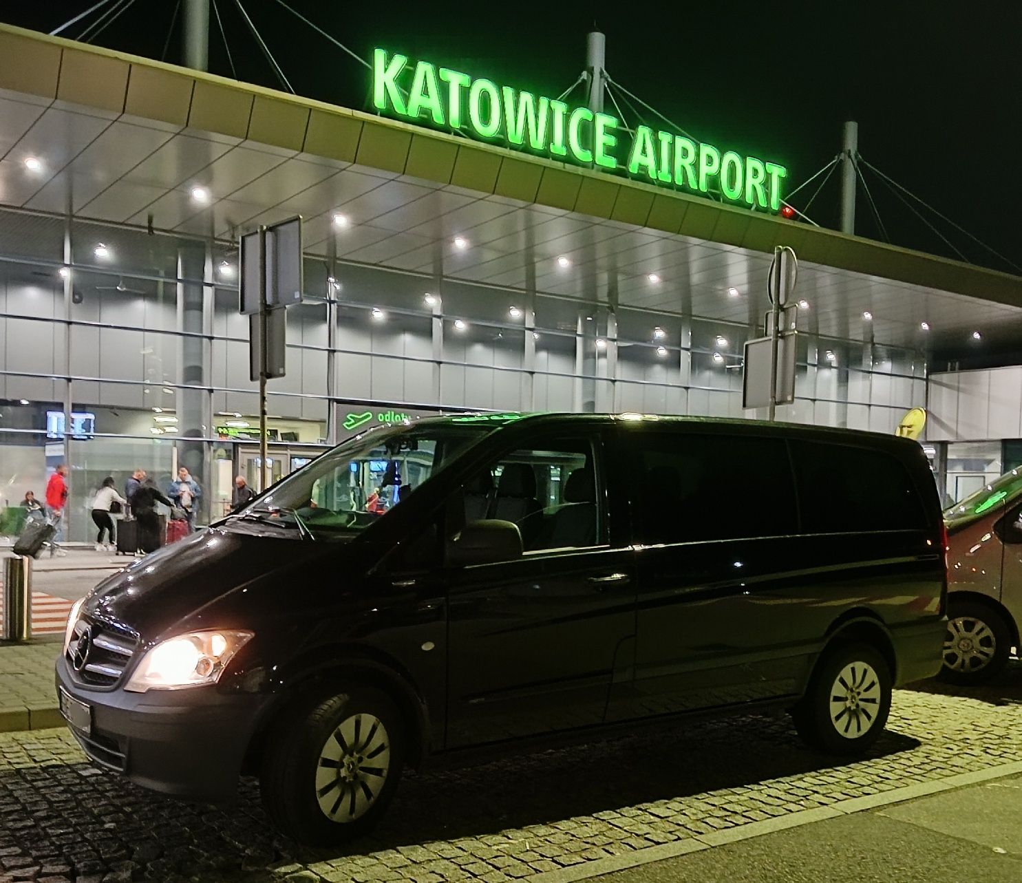 Licencjonowany przewóz osób | Wynajem busa z kierowcą | Transport osób