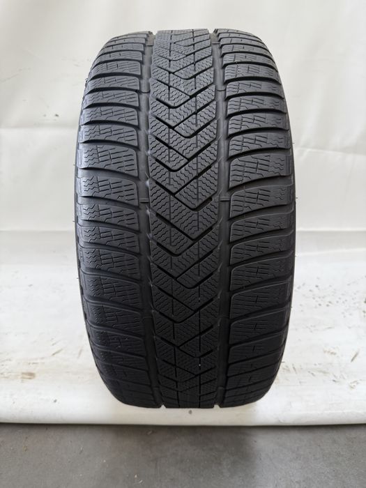 275/35/19 Pirelli Sottozero 3 Winter *RSC MOE 100V 2022R