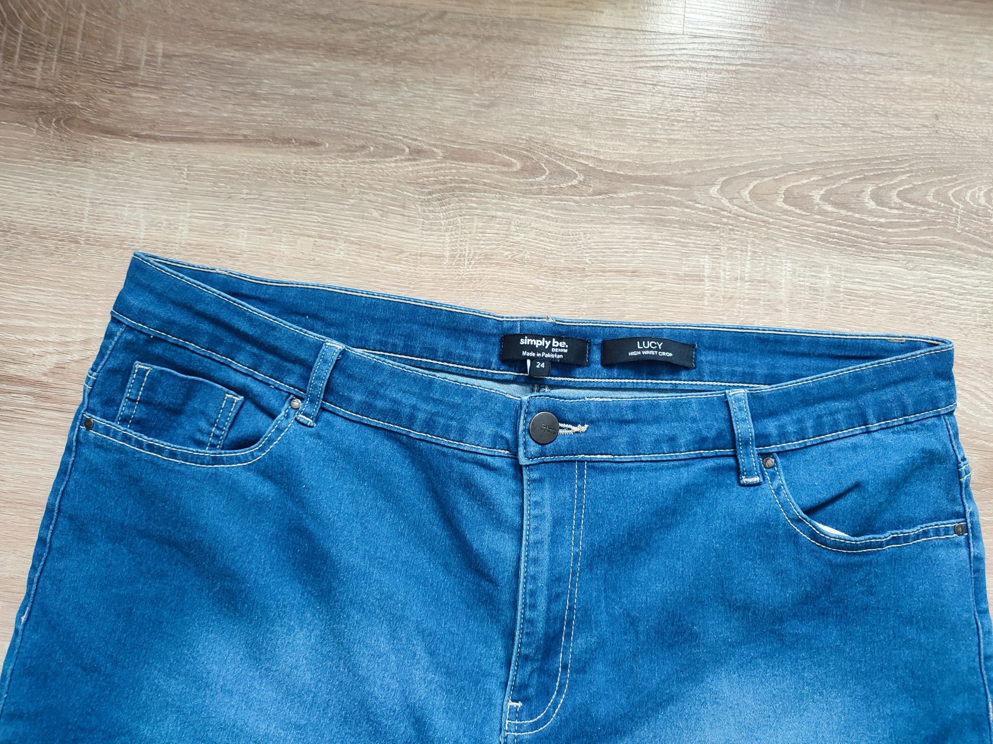 Spodnie za kolano plus size
