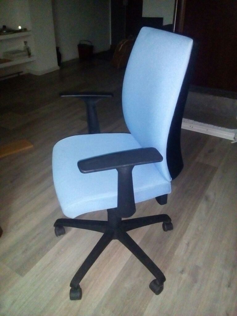 Компьютерне крісло