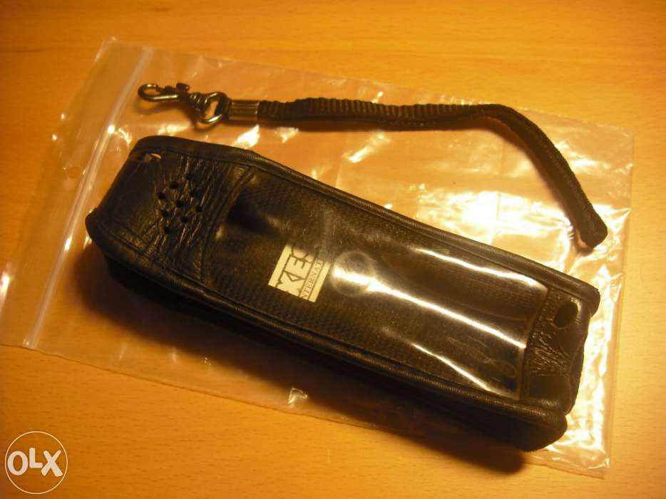 Bolsa Axess em Pele p/ Telemóvel Clássico Panasonic G450