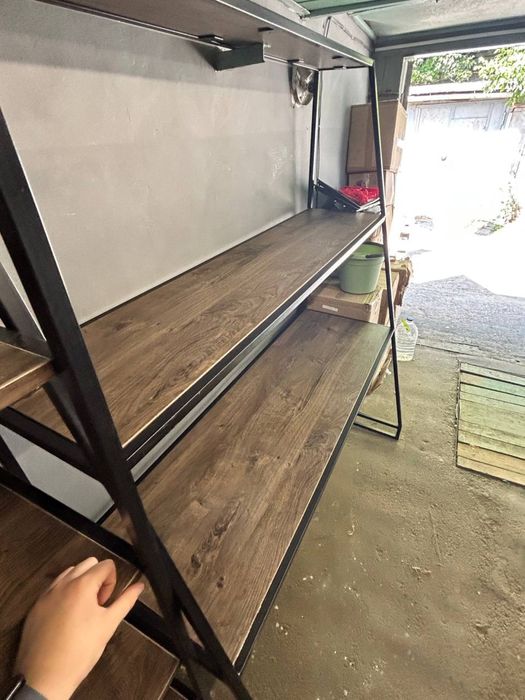 Металлический стеллаж с полками из ДСП в стиле лофт