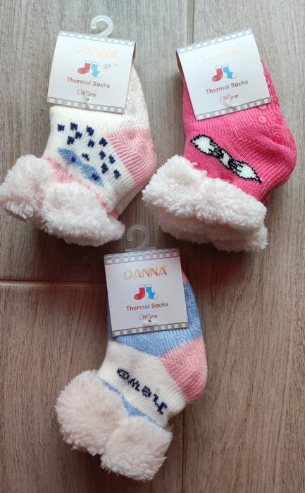 Skarpetki na zimę 3 pary NOWE 0-12 miesięcy