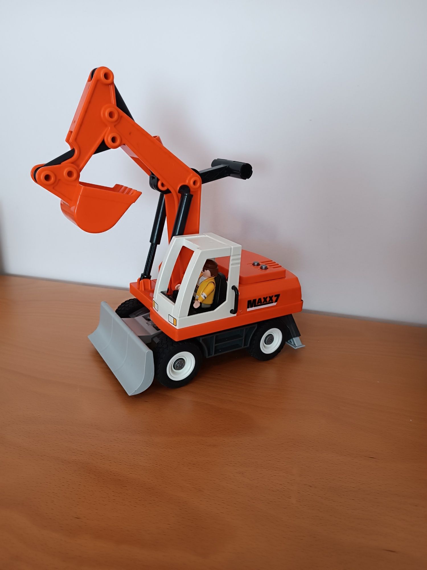Retroescavadoura da Playmobil